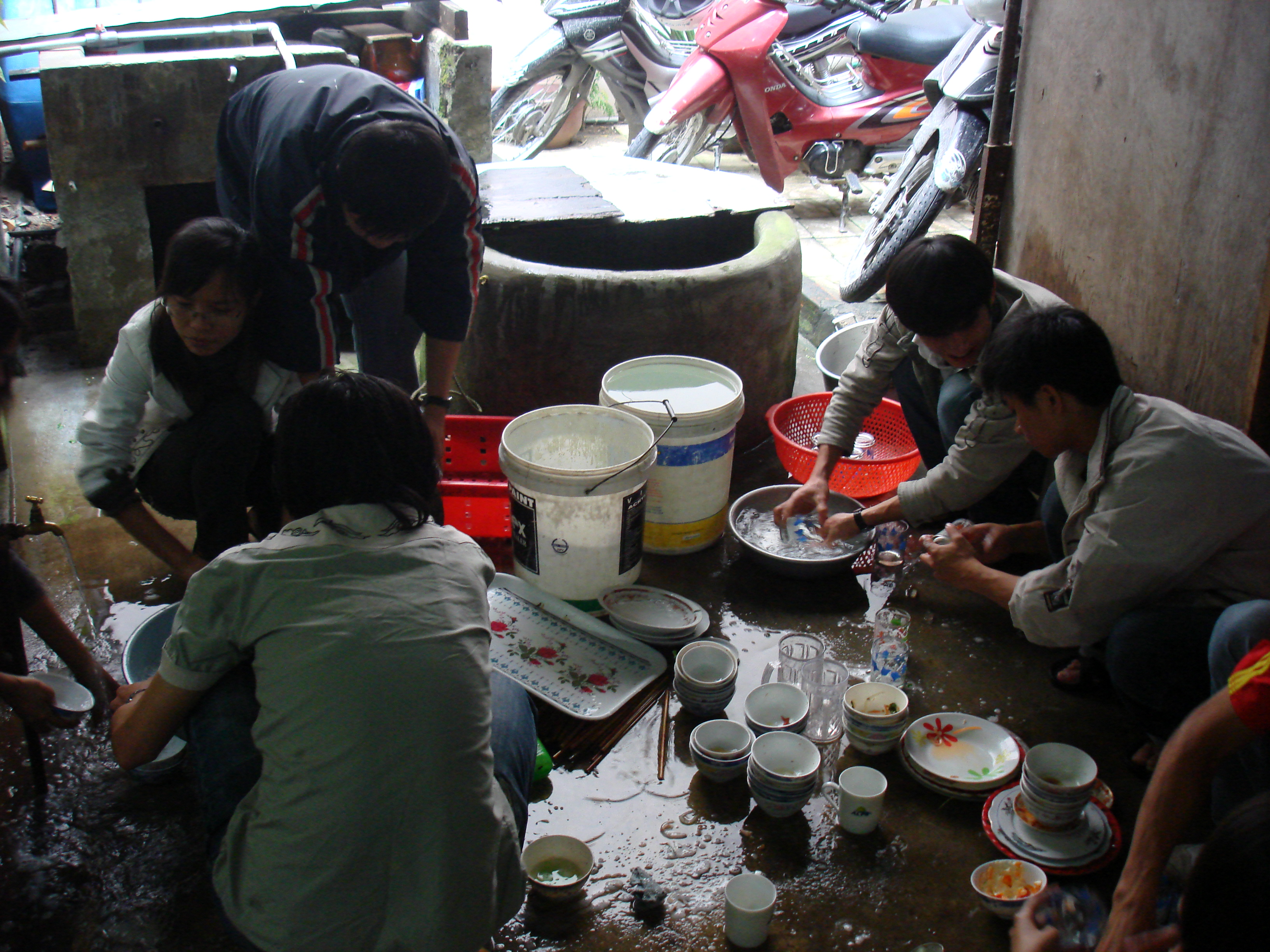 8/3/2008 Nhà anh Hưng
